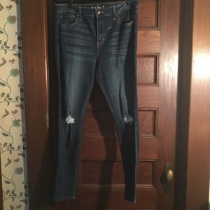 Hollister Like-New Dark High-Rise Skinny Jeans